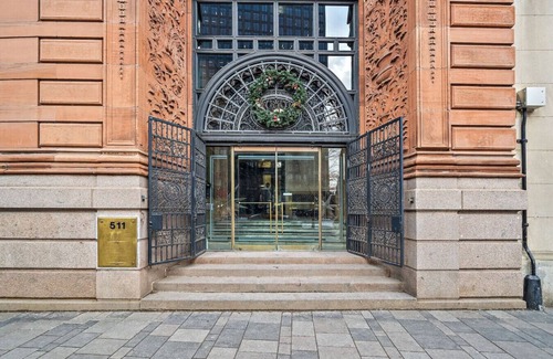 Old Montreal Apartment | Luxury Central Old Port MTL Apt - Notre-Dame