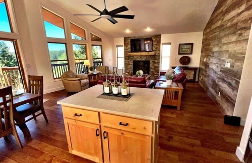 Black Hawk Ski Chalet | Luxury Chalet Close to skiing with NEW hot tub!
