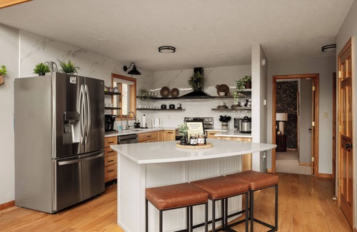 Swanton Cabin | Luxury Chalet: Views, Hot Tub, Sauna, Tesla EV