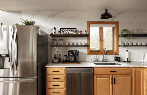 Swanton Cabin | Luxury Chalet: Views, Hot Tub, Sauna, Tesla EV