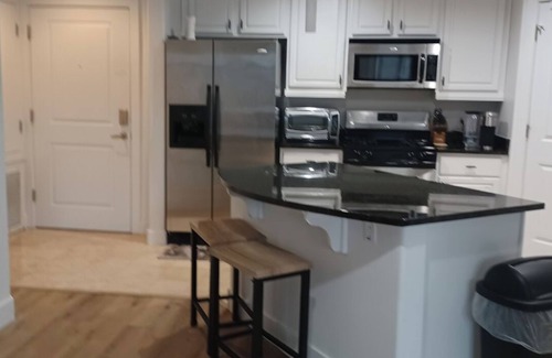 Tempe Condo | Luxury Charming 2-bedroom condo in Tempe Town Lake , pool, gym, car garage WiFi