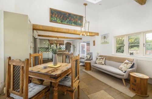 Crewe House | Luxury Cheshire Farmhouse -Sleeps 14 -Hot Tub
