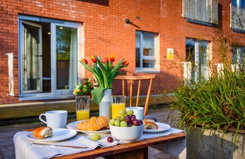 Queens Quarter Apartment | Luxury City Apartment| Underground Parking| 5*