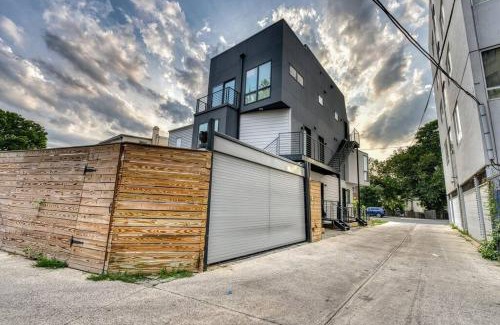 16th Street Heights Apartment | Luxury City Centered Oasis