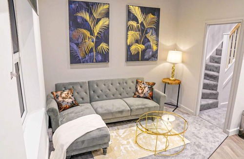 Aylesbury Apartment | Luxury City Centre Apartment by Yoko Property