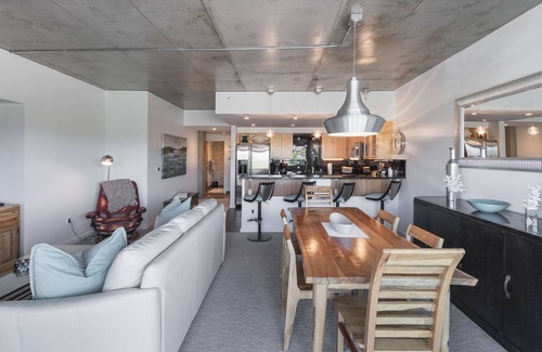 Coeur d'Alene Condo | Luxury Coeur D’ Alene Condo, steps from the Spokane River and Centennial Trail.