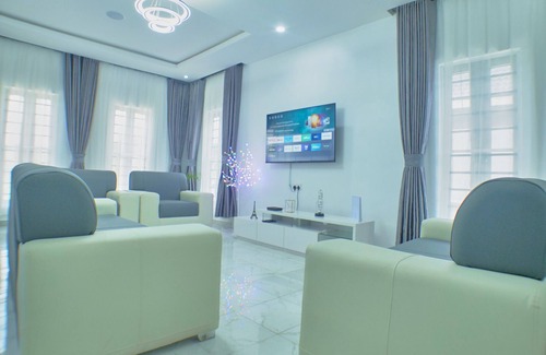 Ishara House | Luxury, Comfort and Elegance