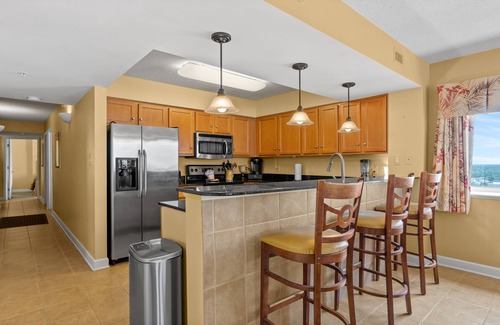 Crescent Beach Condo | Luxury condo, across the street from the beach + Free Attraction Tickets!