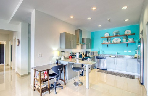 Barrio Santa Lucia Apartment | Luxury condo with balcony, ocean & jungle views - open layout