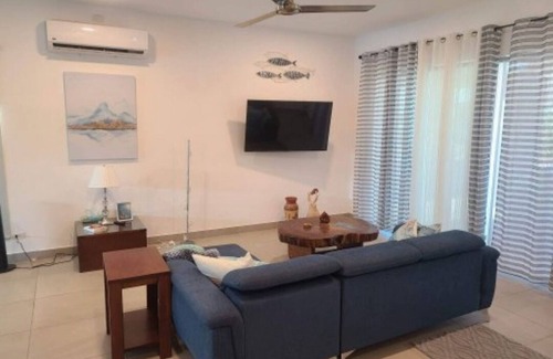 Tambor House | Luxury Condo With Private Pool - 3 min Walk to Beach