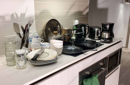 Concord Condo | Luxury Condy Sleep up to 7, close to TTC subway and Vaughan buses terminal,