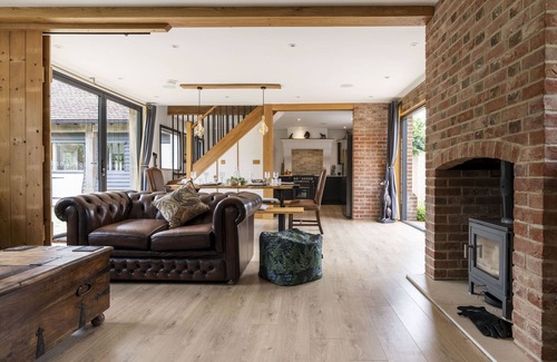 Funtington Cottage | Luxury Cottage near West Wittering with hot tub and outdoor fireplace.