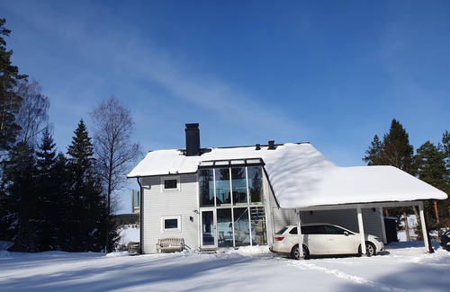 Nissafors House | Luxury cottage/ski chalet directly to lake, sandy beach & forest