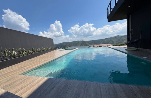 Calima Cottage | Luxury country house facing Lake Calima