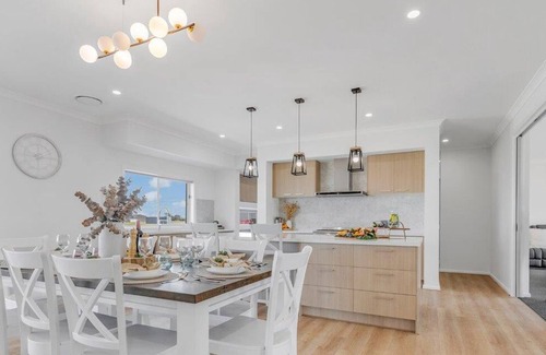 Echuca House | Luxury Country Estate | Heated Pool