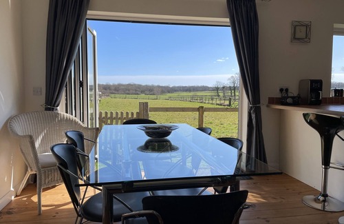 Ashford Cottage | Luxury detached 'Kuschels Cottage' - set in countryside location with great view