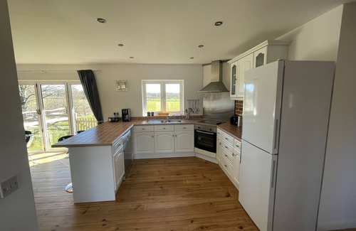 Ashford Cottage | Luxury detached 'Kuschels Cottage' - set in countryside location with great view