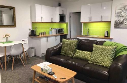 Diamond Harbour Apartment | Luxury Diamond Harbour Retreat with Ocean Views