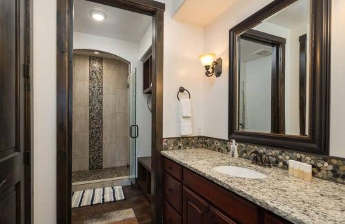 Moab Apartment | Luxury Downtown Rental (Hot Tub/Pet Friendly) - La Dolce Vita Villas #8