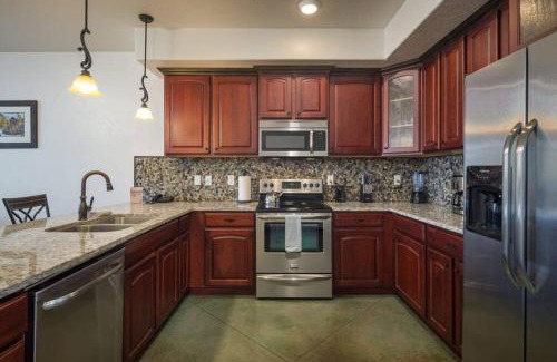 Moab Apartment | Luxury Downtown Rental (Hot Tub/Pet Friendly) - La Dolce Vita Villas #11
