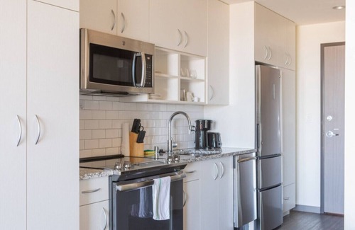 Lower East Side Apartment | Luxury East Side Studio Apt Near Brady St with Balcony