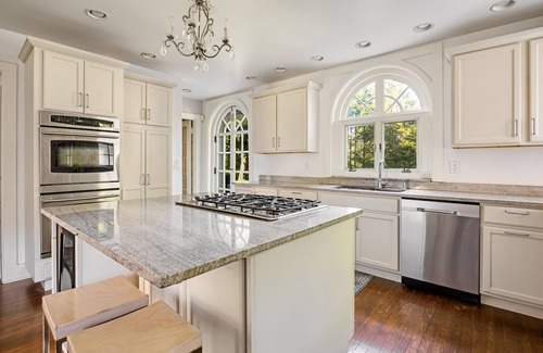 Saugerties South House | Luxury Estate In The Catskills, 5 minutes from HITS show