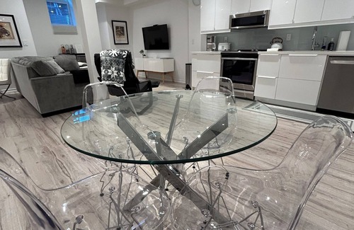 Glen Abbey Apartment | Luxury Executive Studio in prestigious Glen Abbey Oakville