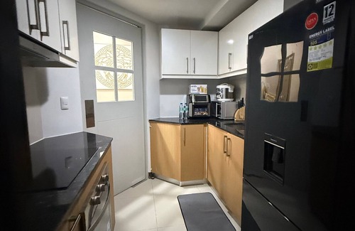 Bonifacio Global City Condo | Luxury Executive Suites 3 Bedroom Condo Uptown Parksuites Tower 1
