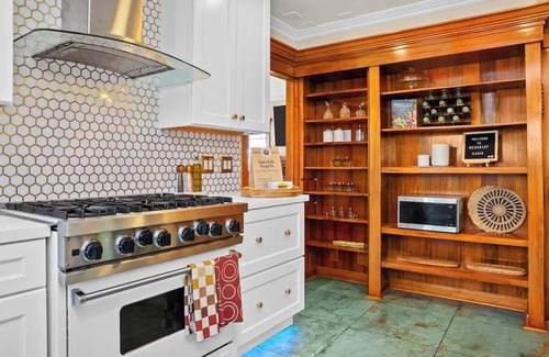 Fairview Park House | Luxury Family Home BEST neighborhood in Berkeley