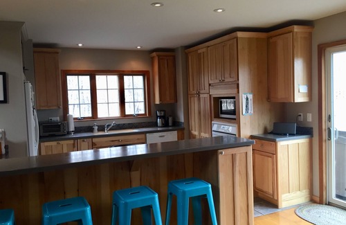 Palenville House | Luxury Family Home for All Seasons. Skiing, Woodstock, Hot tub