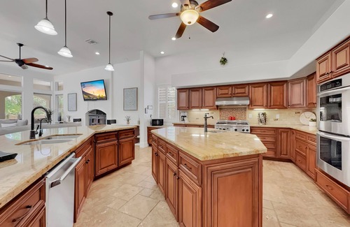 Circle G Riggs Homestead House | Luxury Family Retreat with Resort-Style Amenities, Stay & Save