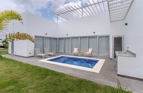 San Pedro de Macoris Villa | Luxury family villa by the beach!