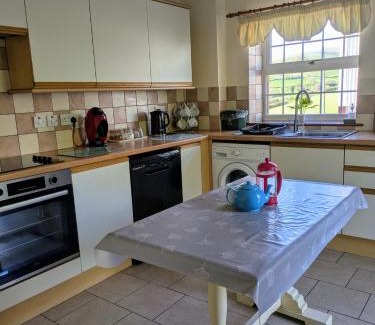 Brecon House | Luxury farmhouse Sleeps 8 hottub Brecon Beacons