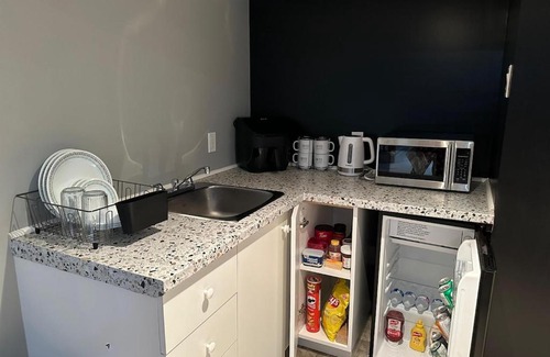 Chapel Hill South Apartment | Luxury & Free Parking Bachelor