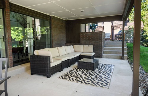 Hampden South House | Luxury Furnished 4BR Home w/Pool & Tennis Access near Denver Tech Center