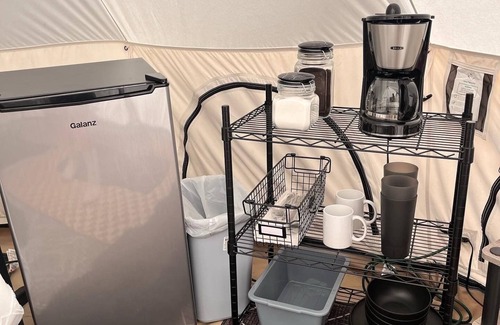 Canyon Lake RV Rental | Luxury glamping with hot tub and pool in Canyon Lake