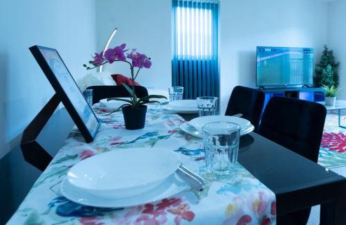 Sheffield Apartment | Luxury Ground Floor 2 Bedroom Apartment free WiFi & Parking
