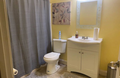 Croom House | Luxury Guest Suite in a mansion with movie theater, gameroom, executive lounge