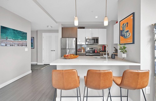 West End Apartment | Luxury high floor 1-bedroom apartment in Boston with amenities