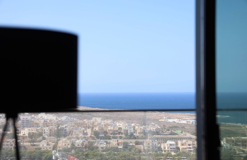 Paceville Apartment | Luxury High Floor Suite Mercury Towers