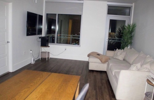 Garden Hills Apartment | Luxury High-Rise Apt In The Heart of Buckhead Paired w/A Beautiful Skyline