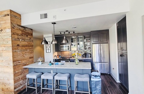 Uptown Apartment | Luxury high-rise living in our 2BR/2.5BA Uptown Dallas Apt WALK to Arena!