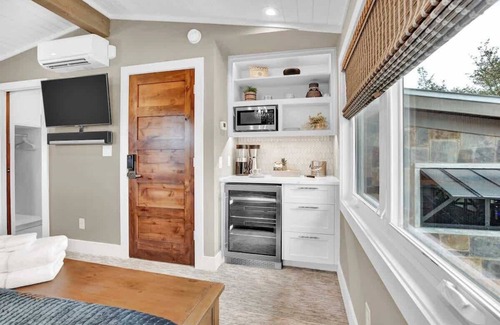 New Braunfels House | Luxury Hill Country Villa With Pool-hot Tub-views