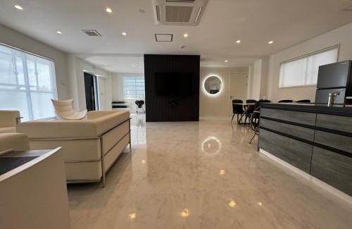 Hakata-ku Villa | Luxury Hills 1500ｍ2超絶景パティオ サウナ BBQ 駐車場4台 プール ペット 空港そば