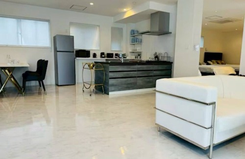 Hakata-ku Villa | Luxury Hills1500 ㎡ Superb view patio Sauna BBQ 4 parking spaces, swimming pool, pets, near Fukuoka Airport