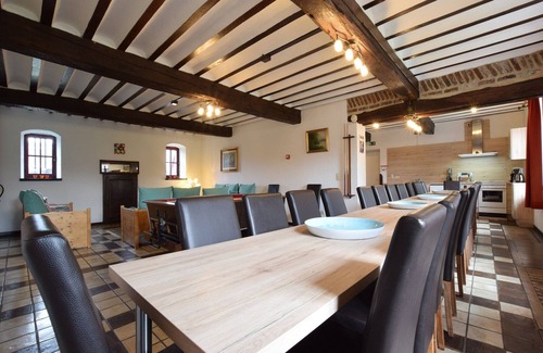 Monville House | Luxury Holiday Home with Sauna