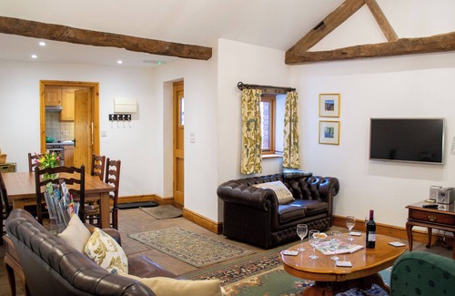 Llanvair Kilgeddin Cottage | LUXURY HOLIDAY COTTAGE- 5 MIN FROM ABERGAVENNY THE GATEWAY TO WALES