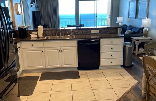 Lower Grand Lagoon Condo | Luxury 'home away from home' with a gulf front view - Beach Service Included!