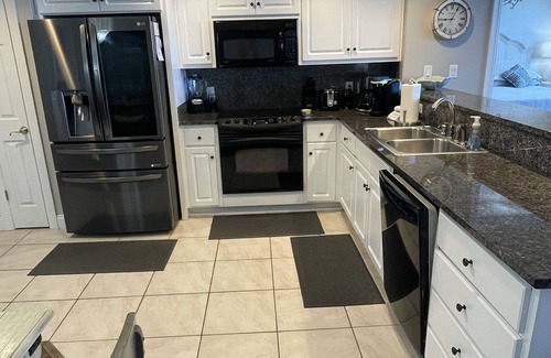 Lower Grand Lagoon Condo | Luxury 'home away from home' with a gulf front view - Beach Service Included!