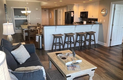 Lower Grand Lagoon Condo | Luxury 'home away from home' with a gulf front view - Beach Service Included!